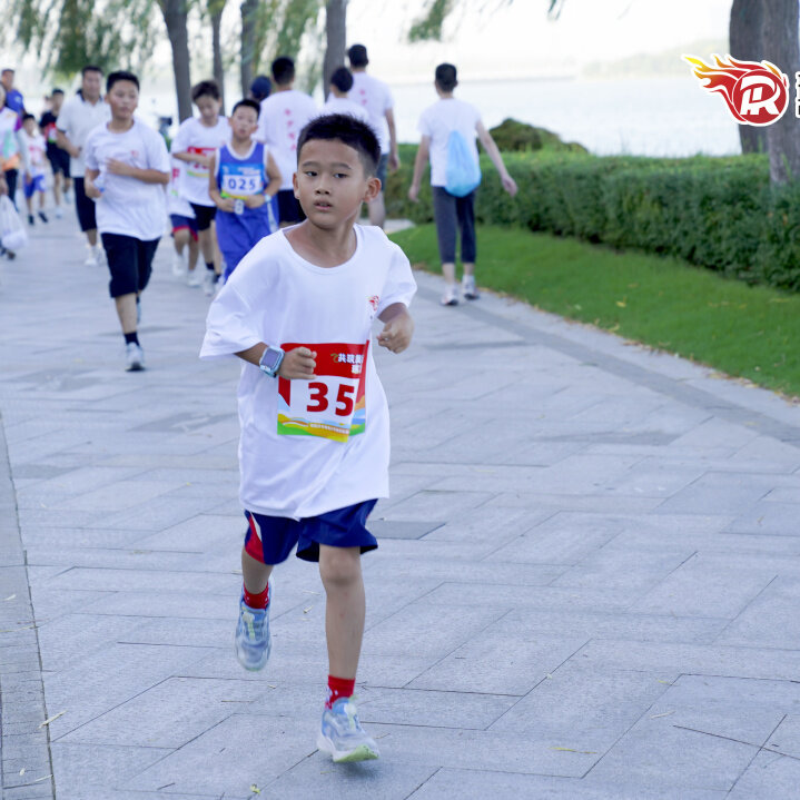 瑞火体育「共筑奥运梦·瑞火健康跑」百人健康跑活动圆满结束