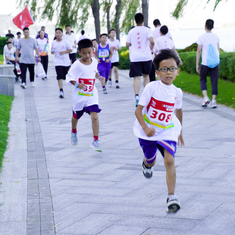 瑞火体育「共筑奥运梦·瑞火健康跑」百人健康跑活动圆满结束